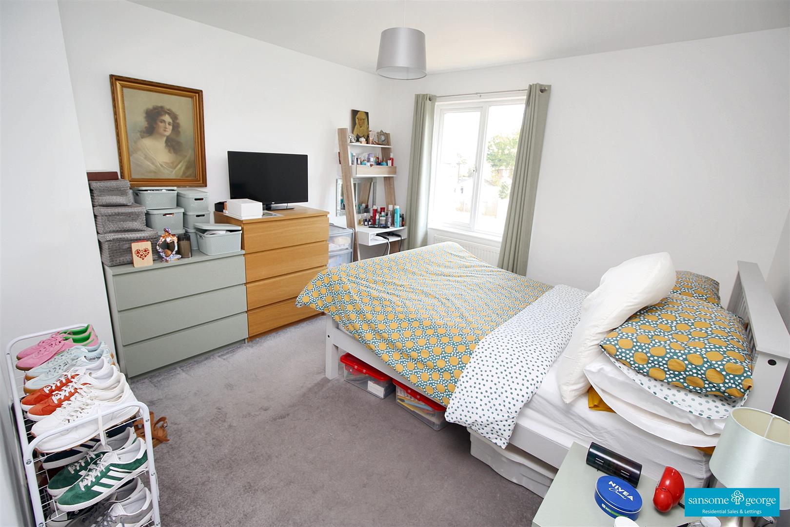 Charlville Drive, Calcot, Reading